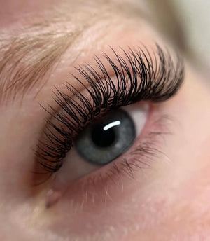 eyelash extensions in Los Angeles