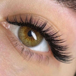 eyelash extensions in Los Angeles