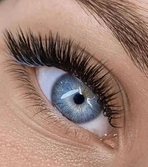 eyelash extensions in Los Angeles