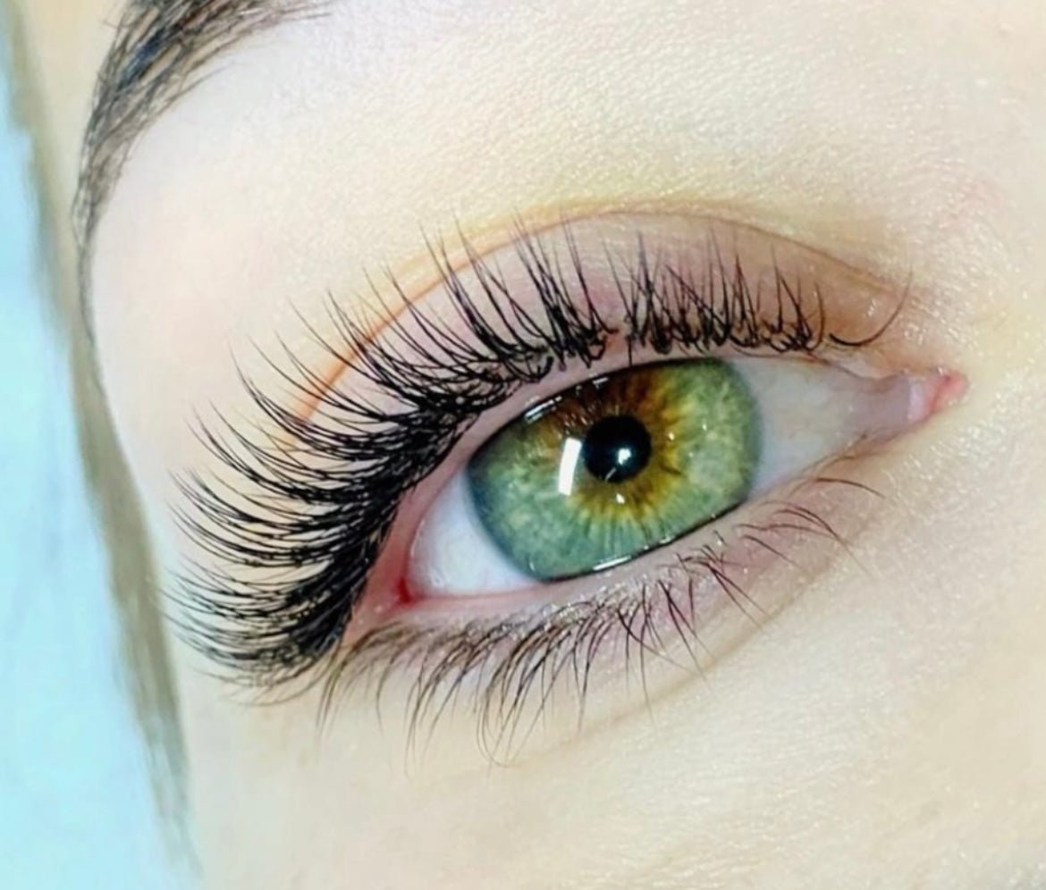 Basic Classic Lashes Classic Lash Extensions: Are They Easy to Apply?
