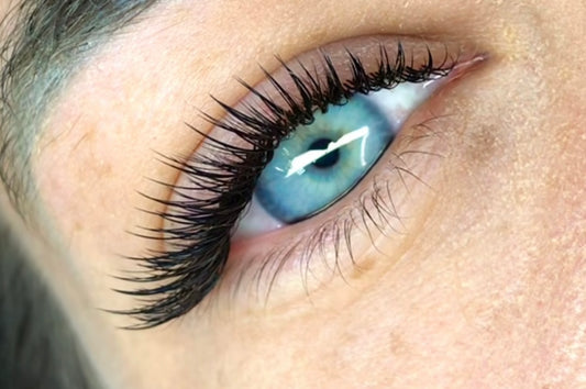 Lash Extensions retention on oily skin