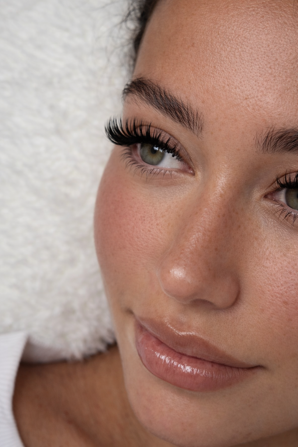 Classic Eyelash Extensions in Los Angeles